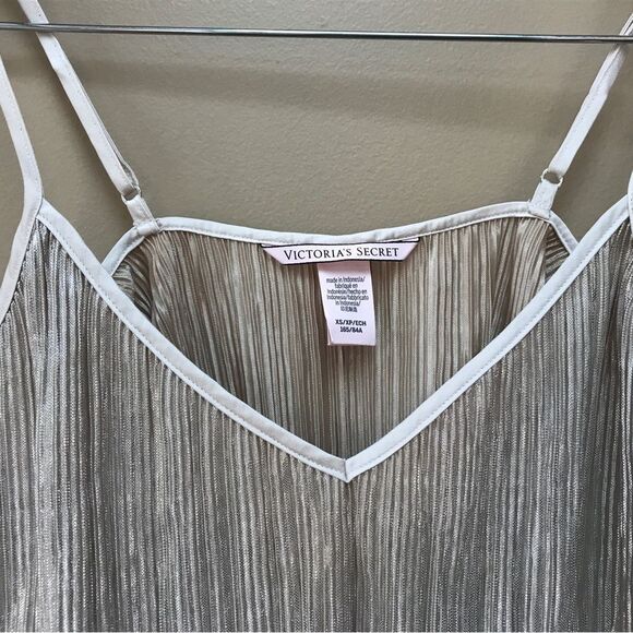 NWOT Victoria’s Secret Gold Shimmer Crop Spaghetti Strap Tank Top (XS) - Picture 4 of 8